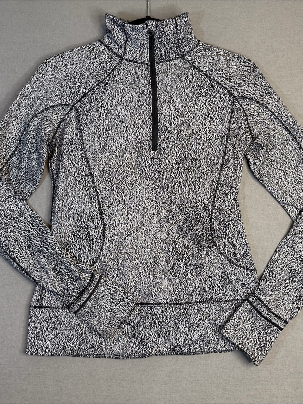 lululemon‎ athletica Black and White Static  Half-Zip Pullover sz 6